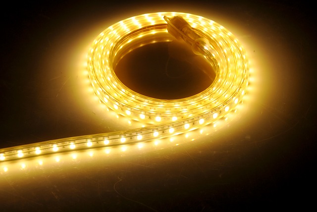 Led pásiky s modernými vlastnosťami a ich funkčné i dekoračné využitie